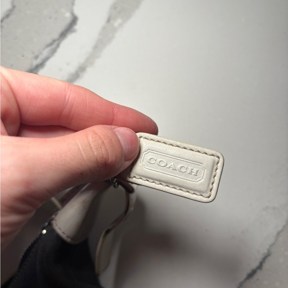 Vintage Coach 9564 Leather Legacy Demi Hobo Shoulder Bag Black & White - Picture 2 of 10